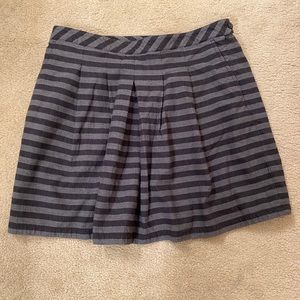 Pleated Gap skirt with striped size 10